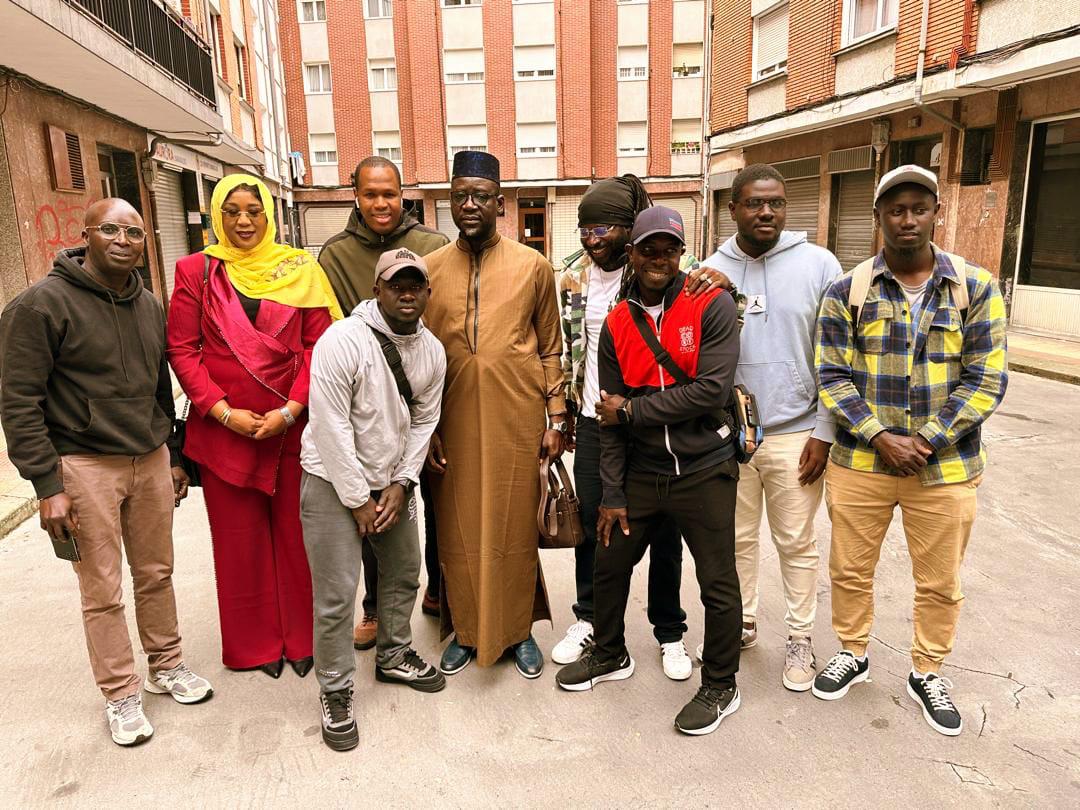 𝐑𝐞𝐧𝐜𝐨𝐧𝐭𝐫𝐞 𝐞𝐧𝐭𝐫𝐞 𝐥𝐞 𝐃𝐫 𝐀𝐥𝐢𝐨𝐮𝐧𝐞 𝐃𝐢𝐨𝐧𝐞 𝐞𝐭 𝐥𝐚 𝐜𝐨𝐦𝐦𝐮𝐧𝐚𝐮𝐭𝐞́ 𝐬𝐞́𝐧𝐞́𝐠𝐚𝐥𝐚𝐢𝐬𝐞