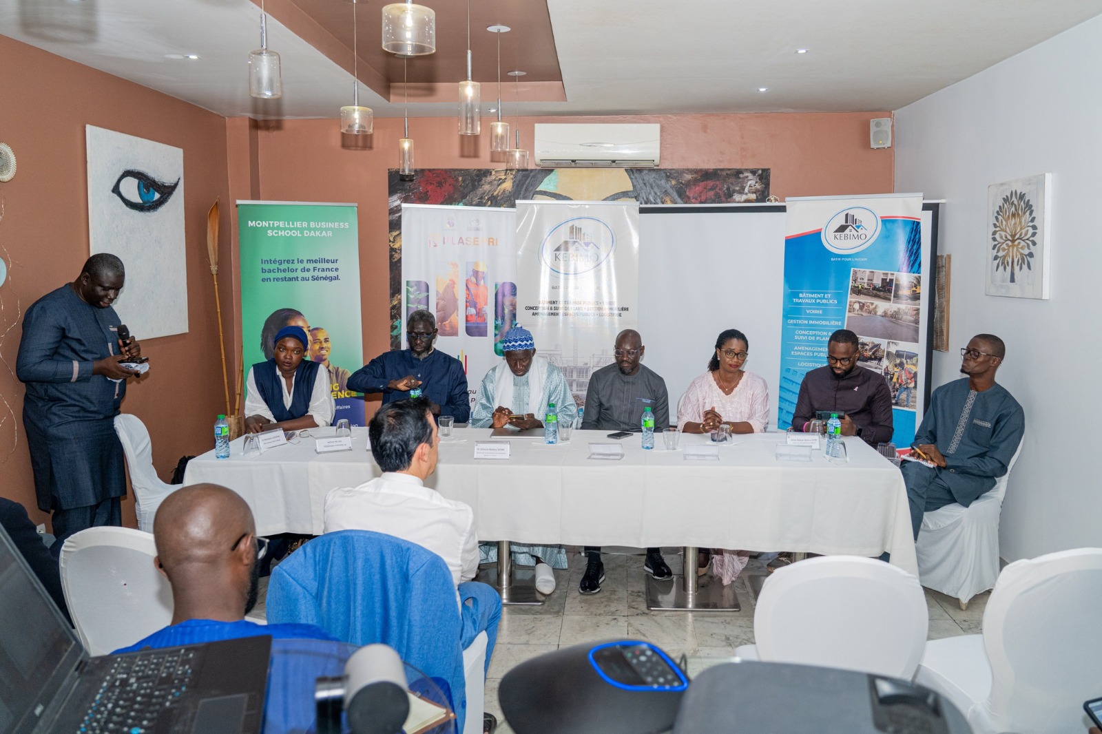 𝐅𝐈𝐍𝐀𝐍𝐂𝐄 𝐒𝐎𝐋𝐈𝐃𝐀𝐈𝐑𝐄 𝐄𝐓 𝐄𝐍𝐓𝐑𝐄𝐏𝐑𝐄𝐍𝐄𝐔𝐑𝐈𝐀𝐓 𝐃𝐔𝐑𝐀𝐁𝐋𝐄 : 𝐋’𝐀𝐅𝐑𝐈𝐐𝐔𝐄 𝐄𝐍 𝐌𝐎𝐔𝐕𝐄𝐌𝐄𝐍𝐓 !