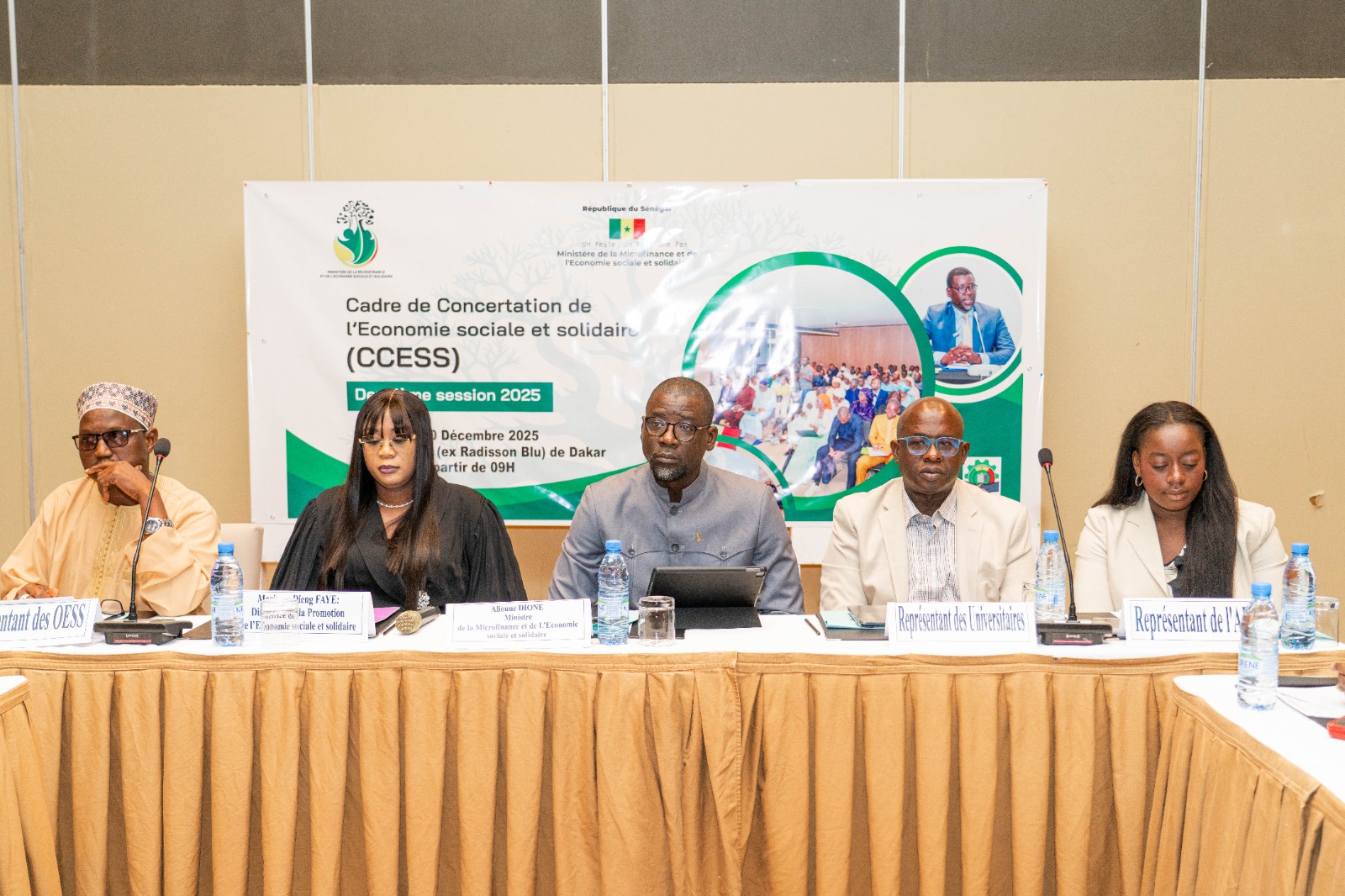 𝐋𝐞 𝐒𝐞́𝐧𝐞́𝐠𝐚𝐥 𝐩𝐨𝐬𝐞 𝐥𝐞𝐬 𝐣𝐚𝐥𝐨𝐧𝐬 𝐯𝐞𝐫𝐬 𝟐𝟎𝟐𝟔 : « 𝐀𝐧𝐧𝐞́𝐞 𝐝𝐞 𝐥’𝐄́𝐜𝐨𝐧𝐨𝐦𝐢𝐞 𝐒𝐨𝐜𝐢𝐚𝐥𝐞 𝐞𝐭 𝐒𝐨𝐥𝐢𝐝𝐚𝐢𝐫𝐞 𝐝𝐞 𝐥’𝐄𝐦𝐩𝐥𝐨𝐢