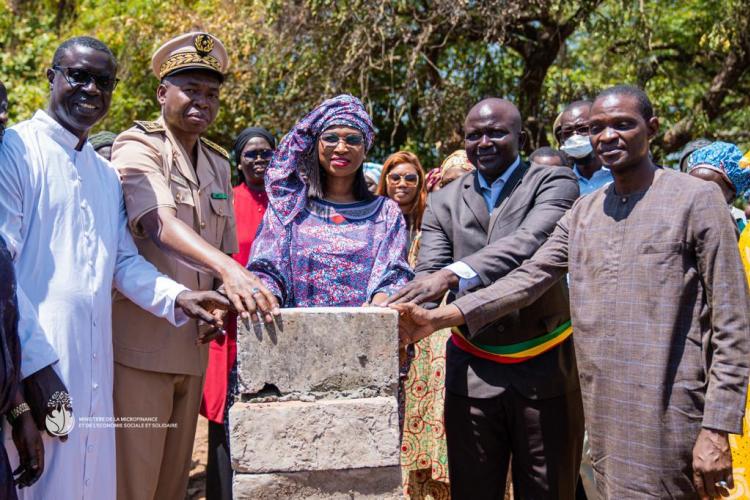  pose de la première pierre 