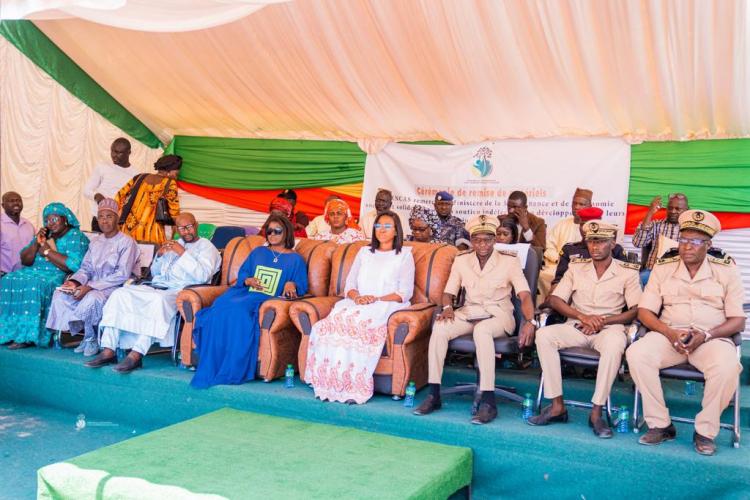 cérémonie de remise de matériels