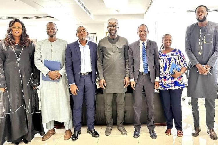 𝐩𝐫𝐨𝐭𝐞𝐜𝐭𝐢𝐨𝐧 𝐜𝐨𝐧𝐭𝐫𝐞 𝐥𝐞𝐬 𝐫𝐢𝐬𝐪𝐮𝐞𝐬 𝐜𝐥𝐢𝐦𝐚𝐭𝐢𝐪𝐮𝐞𝐬.