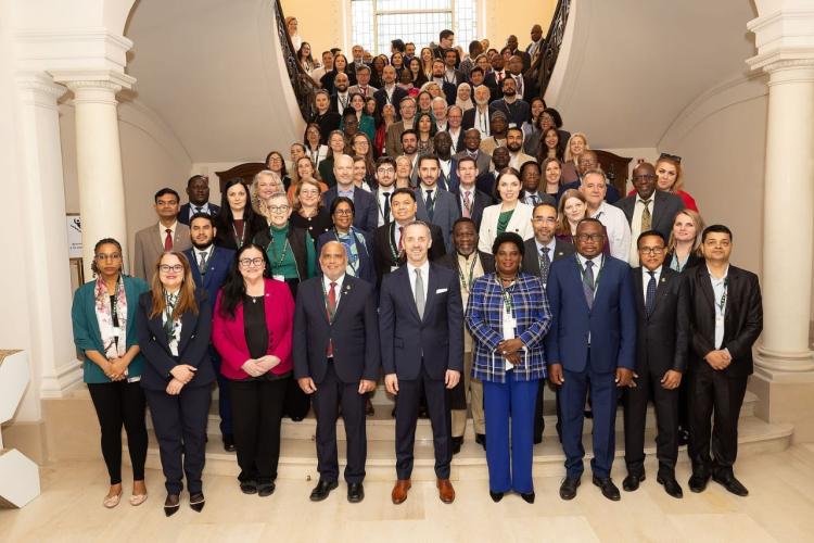 𝐋𝐞 𝐒𝐞𝐧𝐞𝐠𝐚𝐥 𝐞𝐧𝐠𝐚𝐠é 𝐩𝐨𝐮𝐫 𝐮𝐧𝐞 𝐜𝐫𝐨𝐢𝐬𝐬𝐚𝐧𝐜𝐞 𝐢𝐧𝐜𝐥𝐮𝐬𝐢𝐯𝐞 𝐩𝐚𝐫 𝐥’𝐢𝐧𝐧𝐨𝐯𝐚𝐭𝐢𝐨𝐧 𝐬𝐨𝐜𝐢𝐚𝐥𝐞 𝐚𝐮 𝐒𝐨𝐦𝐦𝐞𝐭 𝐦𝐨𝐧𝐝𝐢𝐚𝐥 𝐝𝐞𝐬 𝐠𝐨𝐮𝐯𝐞𝐫𝐧𝐞𝐦𝐞𝐧𝐭𝐬 𝟐𝟎𝟐𝟓 𝐚 𝐋𝐮𝐱𝐞𝐦𝐛𝐨𝐮𝐫𝐠 ! 