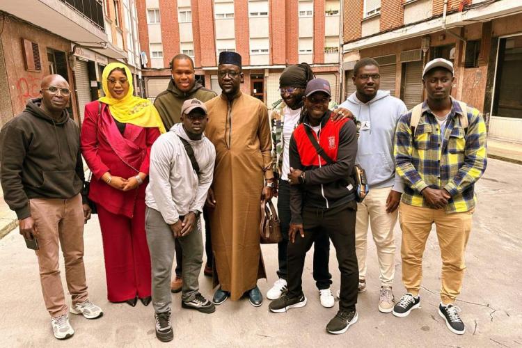 𝐑𝐞𝐧𝐜𝐨𝐧𝐭𝐫𝐞 𝐞𝐧𝐭𝐫𝐞 𝐥𝐞 𝐃𝐫 𝐀𝐥𝐢𝐨𝐮𝐧𝐞 𝐃𝐢𝐨𝐧𝐞 𝐞𝐭 𝐥𝐚 𝐜𝐨𝐦𝐦𝐮𝐧𝐚𝐮𝐭𝐞́ 𝐬𝐞́𝐧𝐞́𝐠𝐚𝐥𝐚𝐢𝐬𝐞